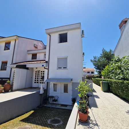 Apartments Luigi Umag Bagian luar foto