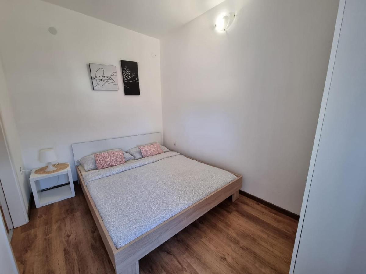 Apartments Luigi Umag Bagian luar foto