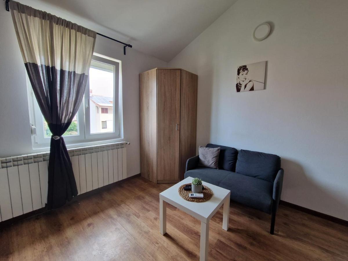 Apartments Luigi Umag Bagian luar foto