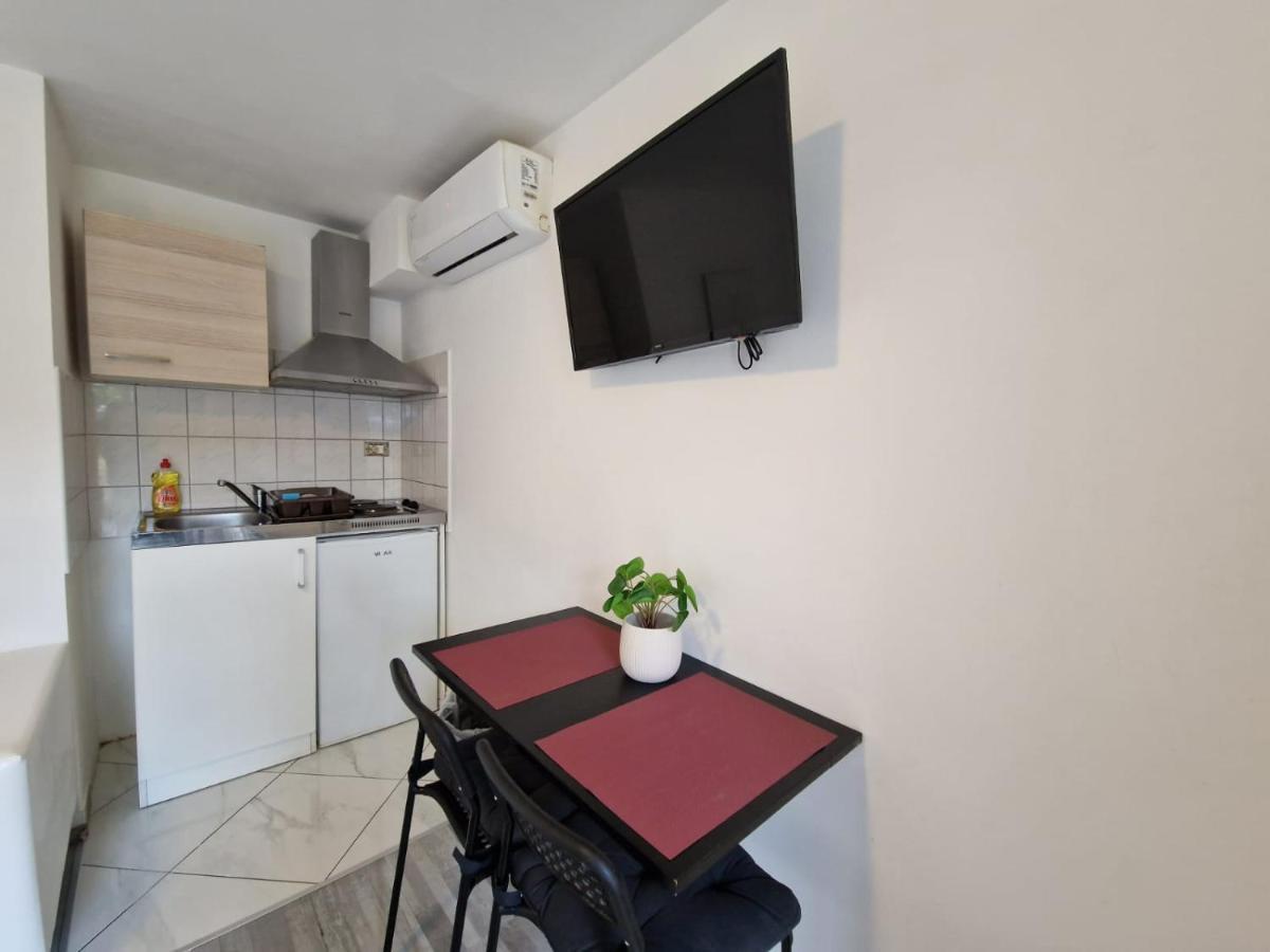 Apartments Luigi Umag Bagian luar foto
