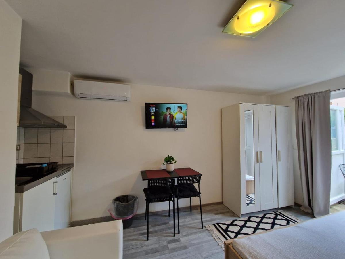 Apartments Luigi Umag Bagian luar foto