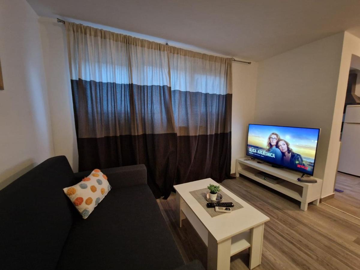 Apartments Luigi Umag Bagian luar foto