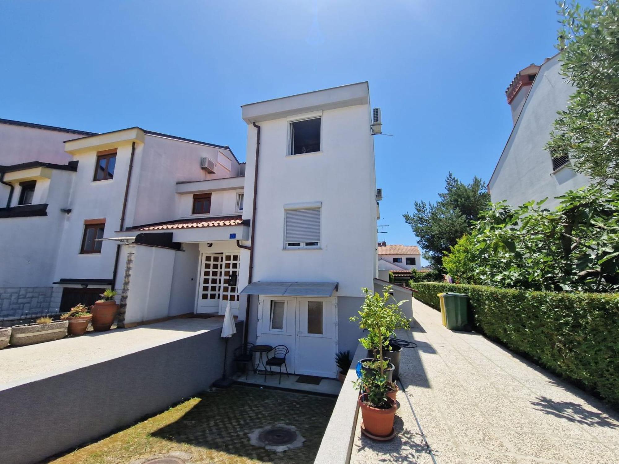 Apartments Luigi Umag Bagian luar foto